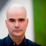 A ocasionalmente, escasseia