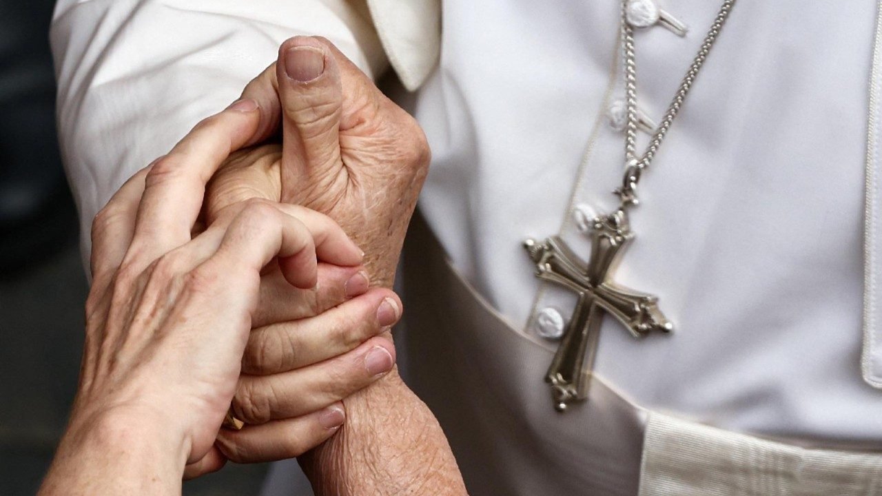 Pontífice acolheu sobreviventes de exploração por clérigos na Bélgica