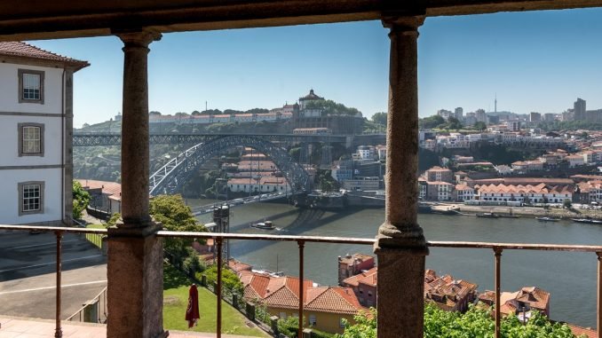 «A instituição convida