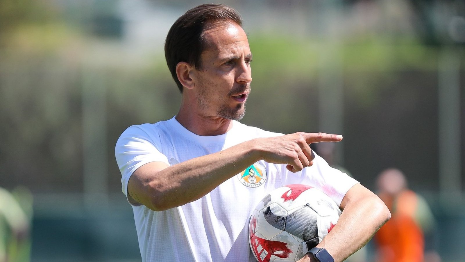 Alanyaspor de João Pereira iguala com Antalyaspor e está a um ponto da sobrevivência na Primeira Divisão Turca