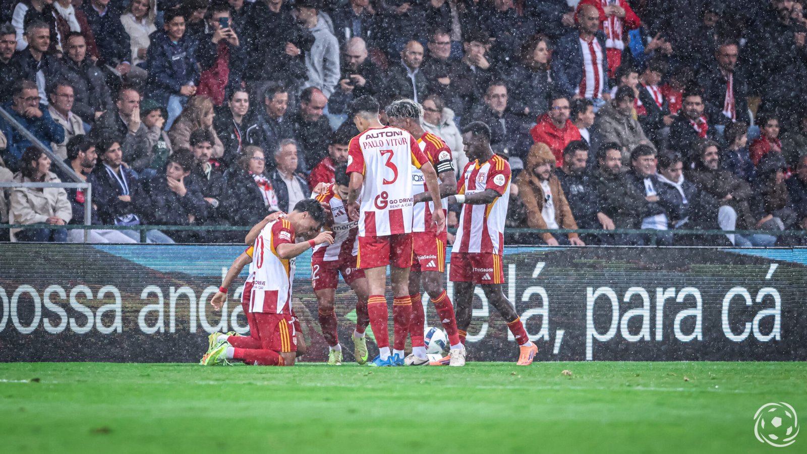 FC Porto responde por Deniz Gul, porém Roni Moura retorna a colocar AVS SAD à frente.