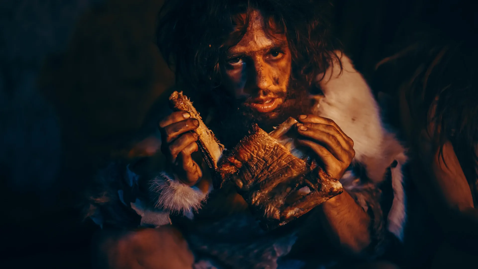 Os Neandertais podem ter perseguido e consumido estranhos, estudo de canibalismo inquietante revela
