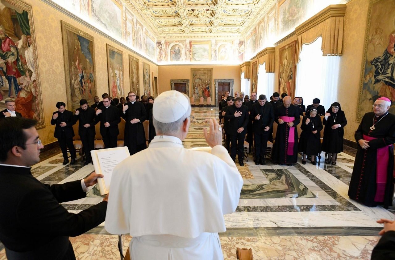 Papa recorda 125 anos de criação do Colégio Pontifício Português, promovendo a edificação de «irmandade»