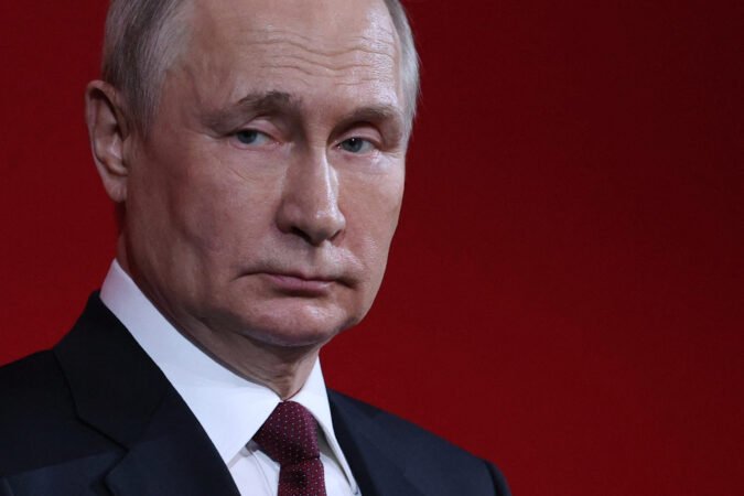 Putin determina alistamento de 135 mil cidadãos russos para força armada
